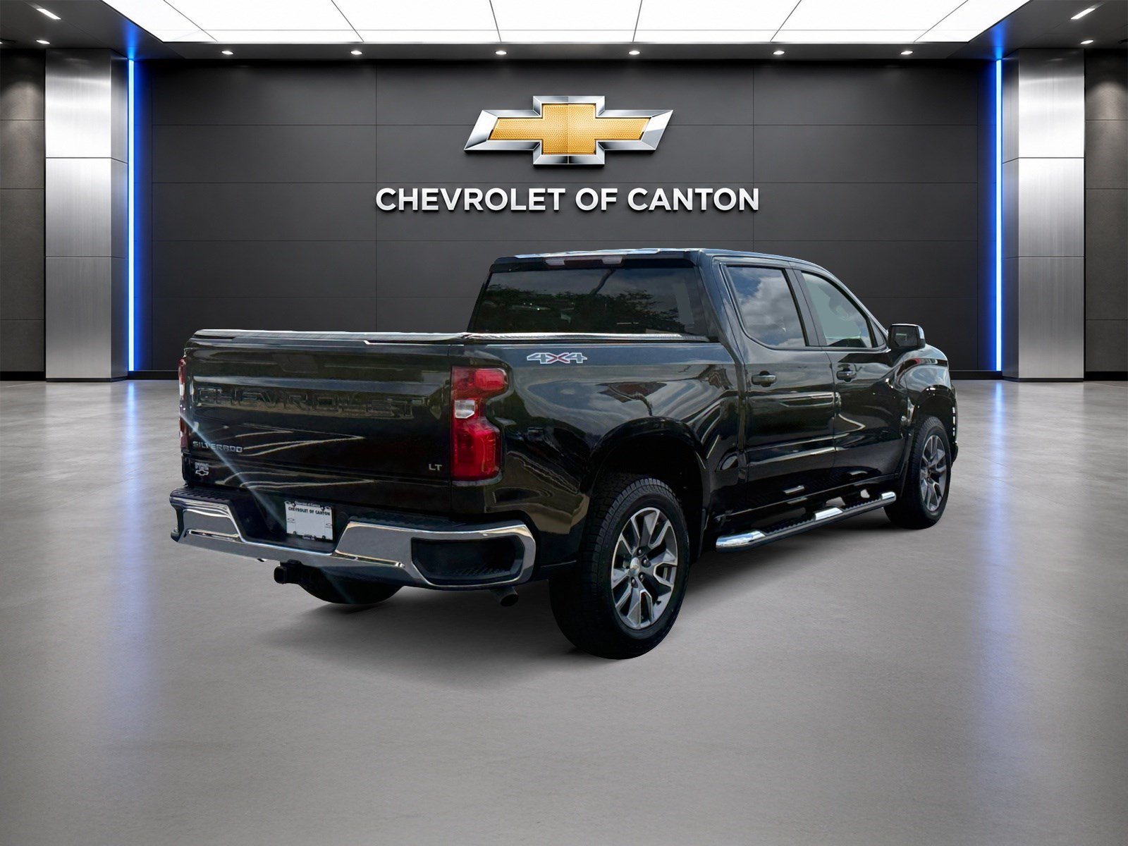 Used 2022 MOSAIC BLACK METALLIC Chevrolet LT image 5