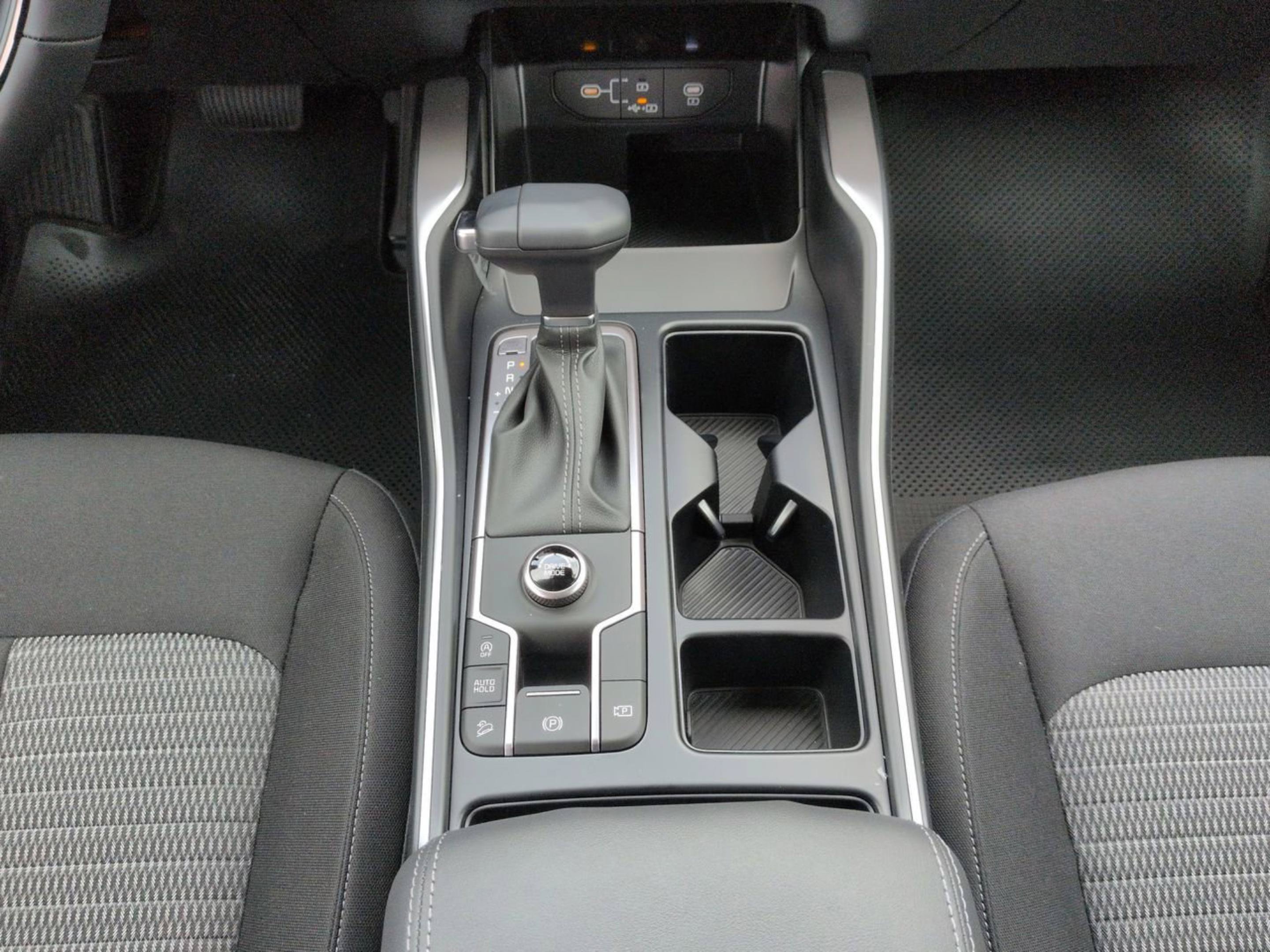 New 2026 Glacial White Pearl Kia LX image 16