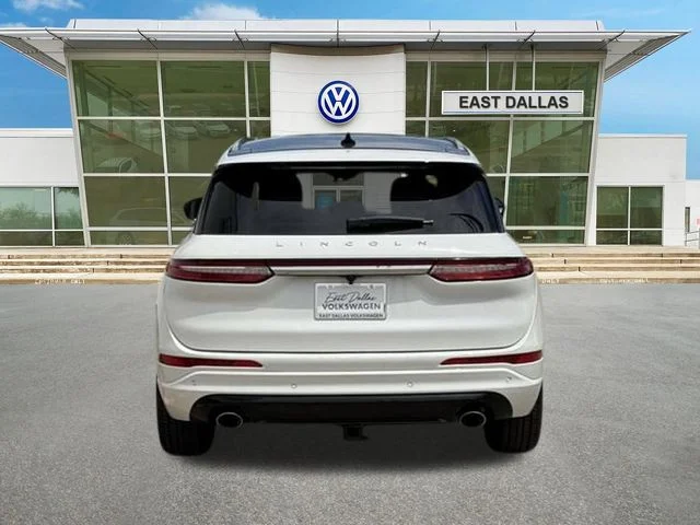 Used 2022 White Lincoln Grand Touring image 4