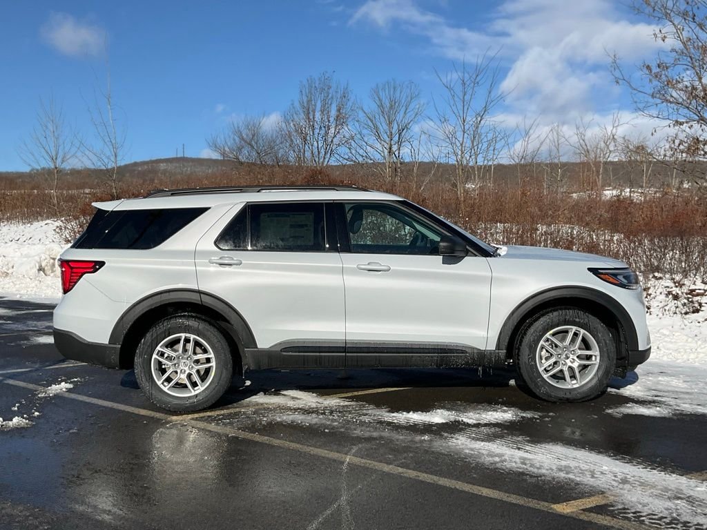 New 2026 Space White Metallic Ford Active image 27