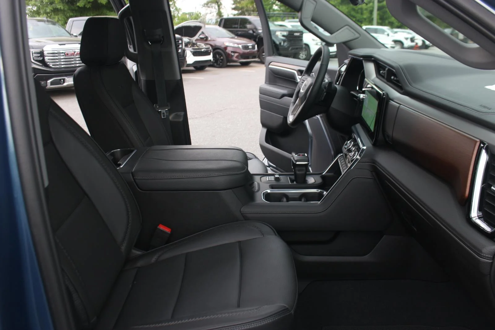 Used 2025 Downpour Metallic GMC Denali image 38