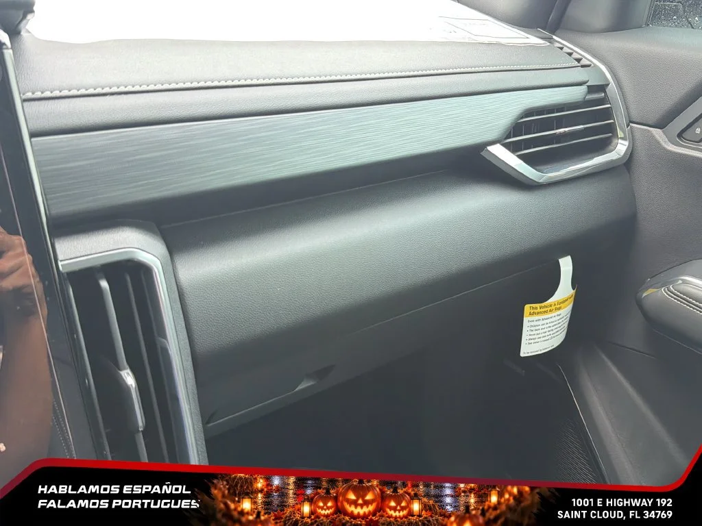 New 2026 Glacier White Tricoat GMC Elevation image 31