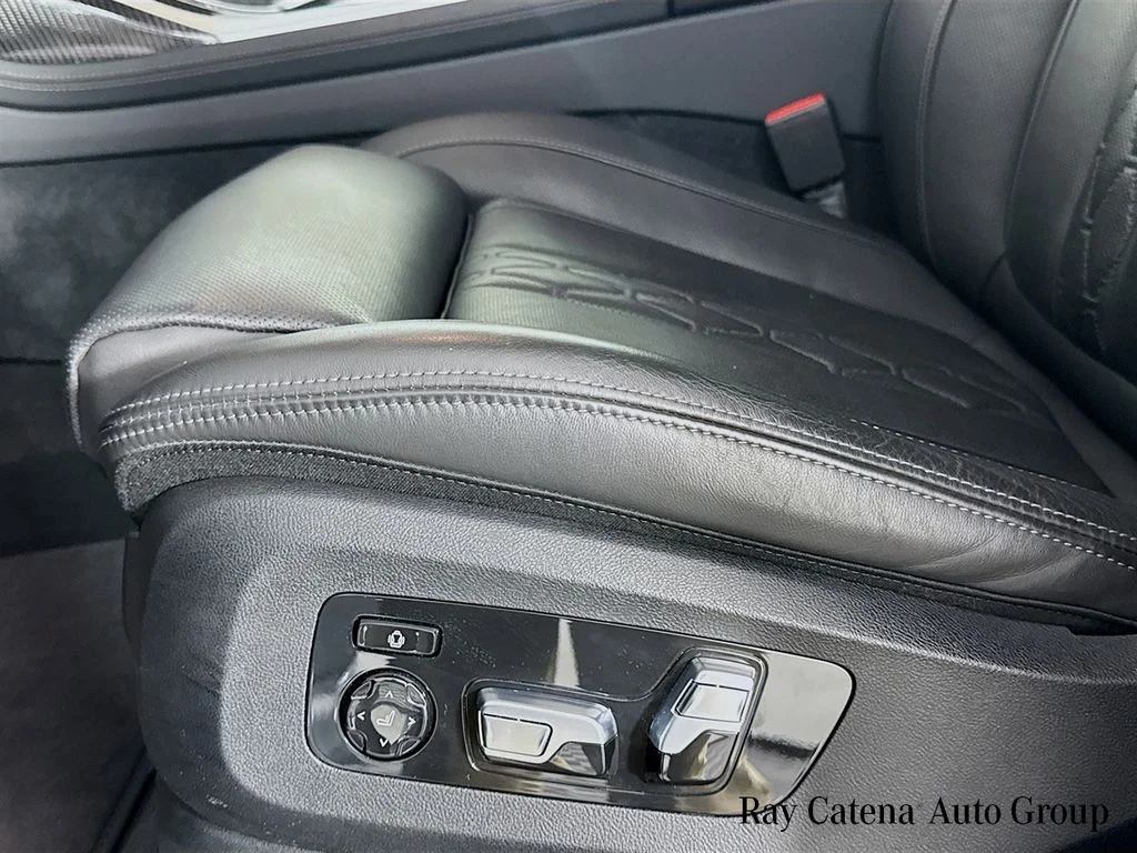 Used 2024 Gray BMW M60i image 20