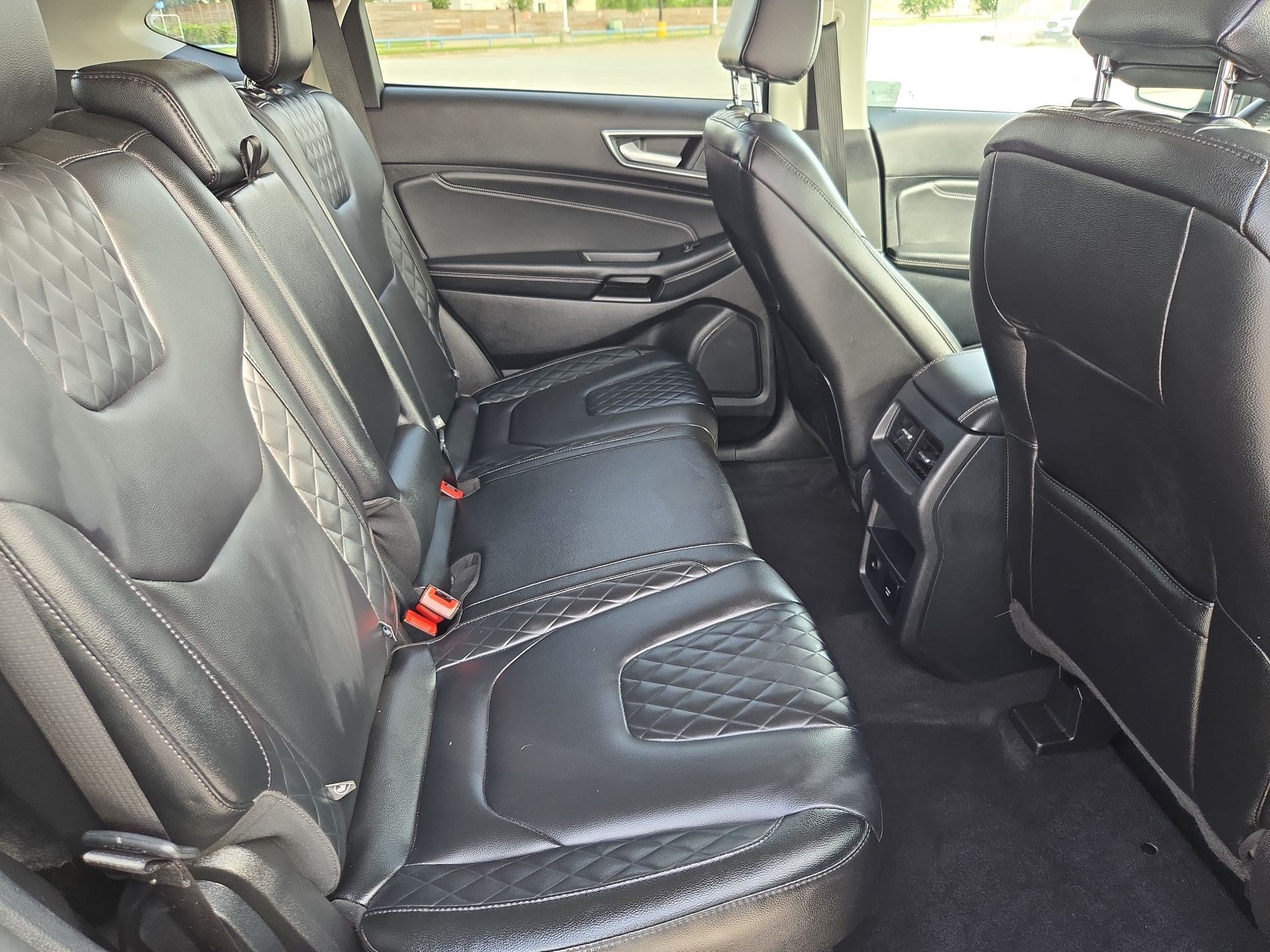 Used 2024 Black Metallic Ford Titanium image 28