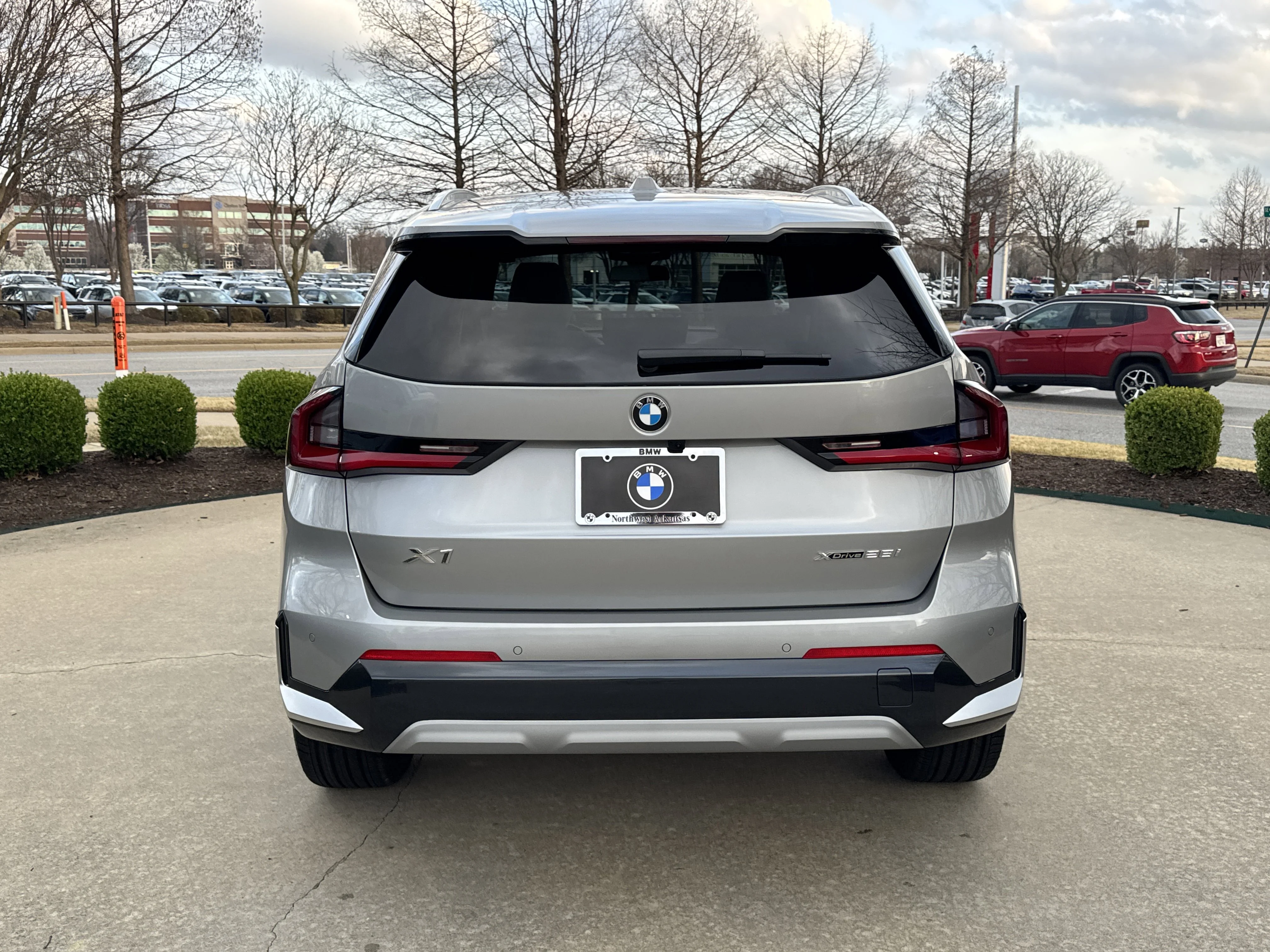 Used 2026 Space Silver Metallic BMW xDrive28i image 4