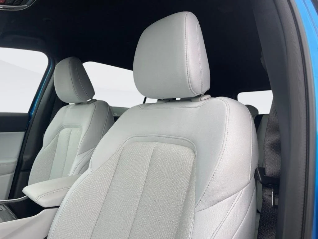 New 2026 Hydro Blue Pearlcoat Jeep Laredo image 17