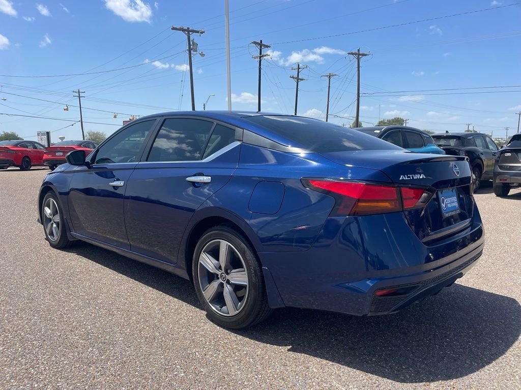 Certified Used 2022 Blue Nissan 2.5 S image 5