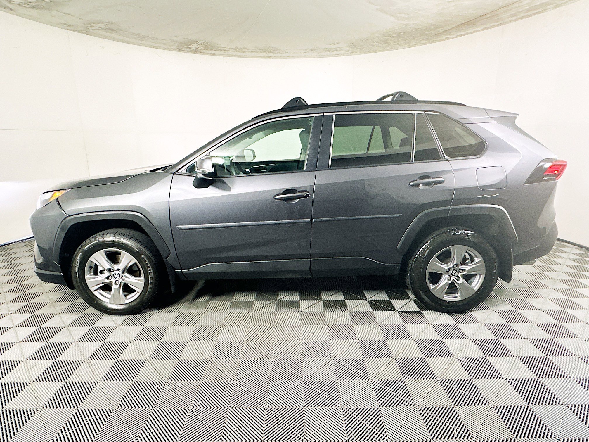 2023 Toyota RAV4 thumbnail 8