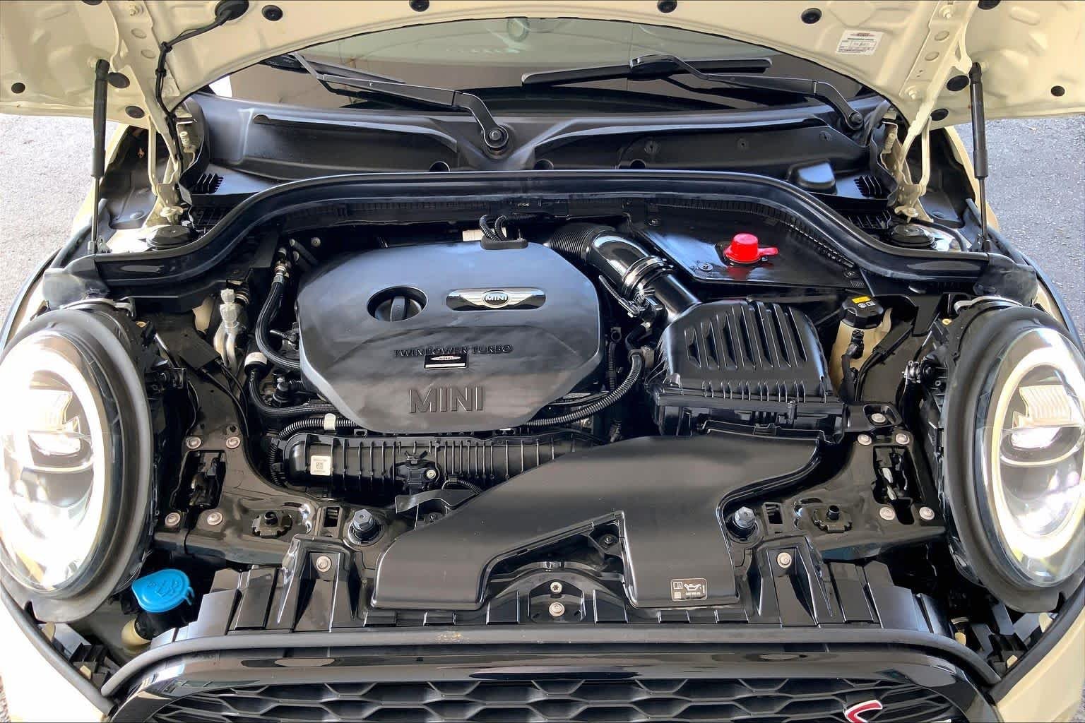 Used 2019 Pepper White MINI Cooper S image 30