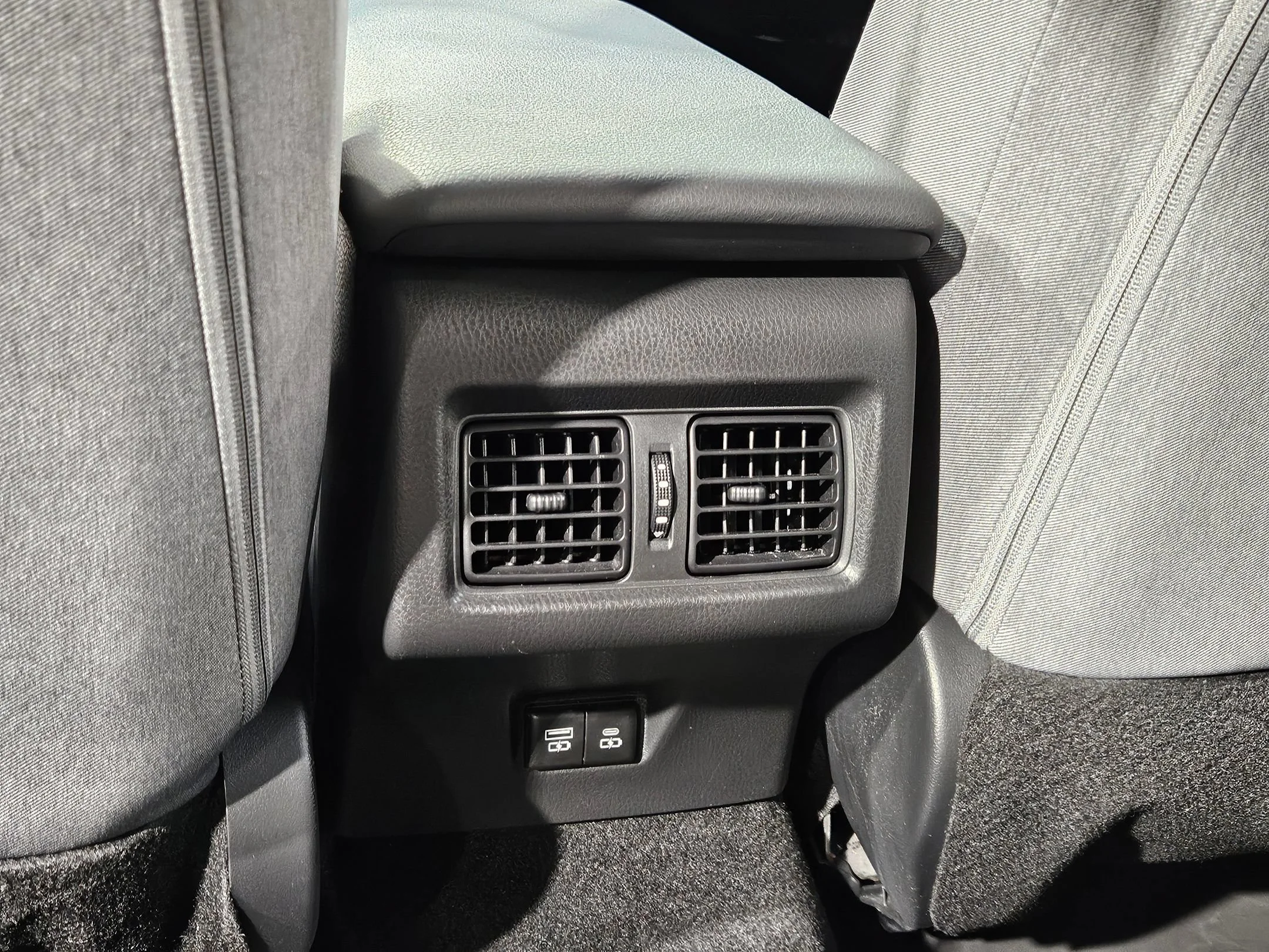 Used 2025 Underground Toyota LE image 37