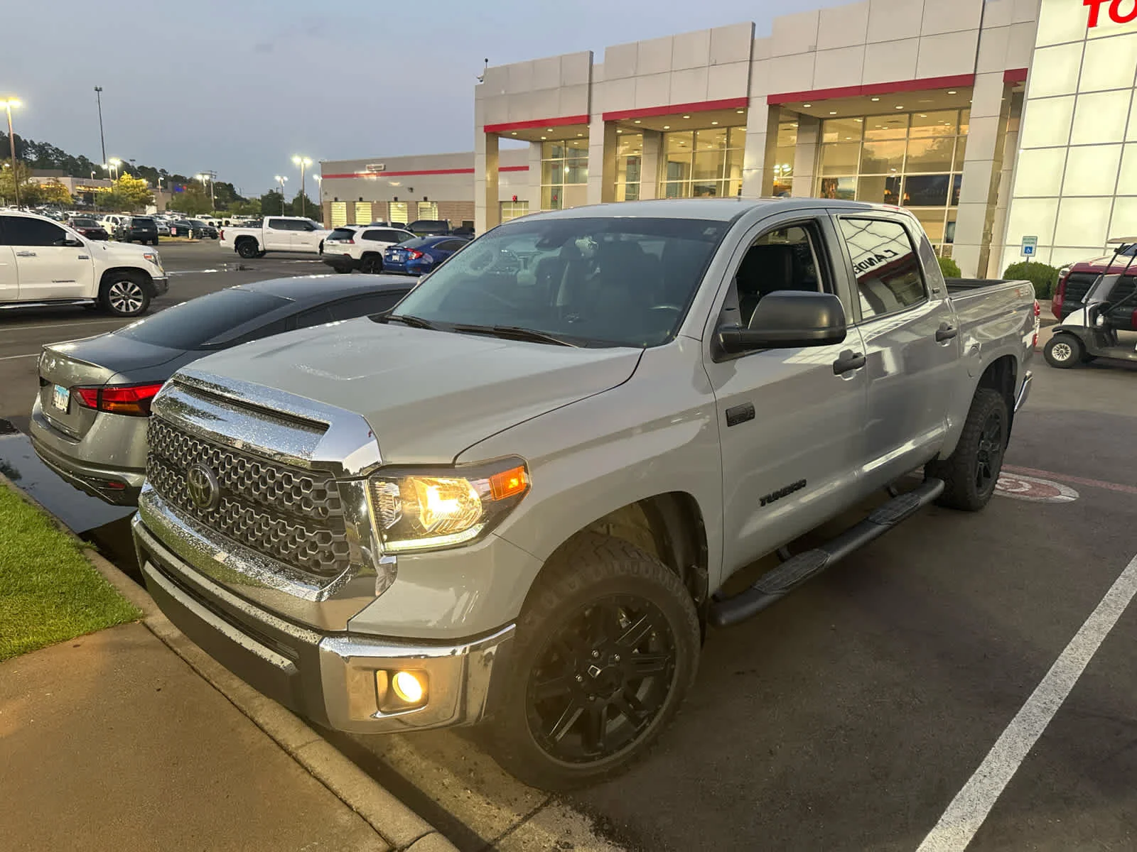 Used 2020 Cement Toyota SR5 image 2