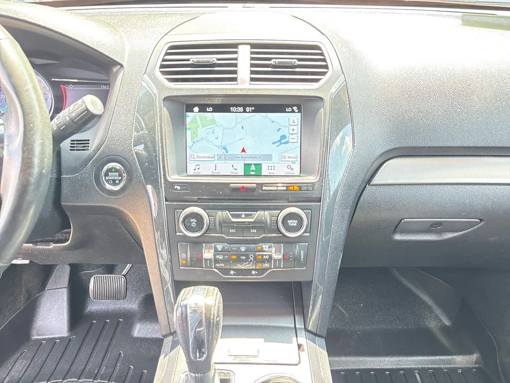 Used 2018 Silver Ford XLT image 23