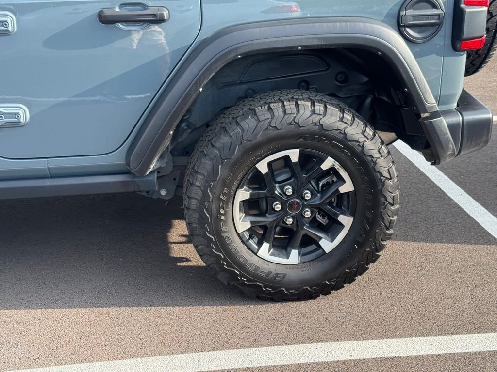 Used 2025 Gray Jeep Rubicon image 7
