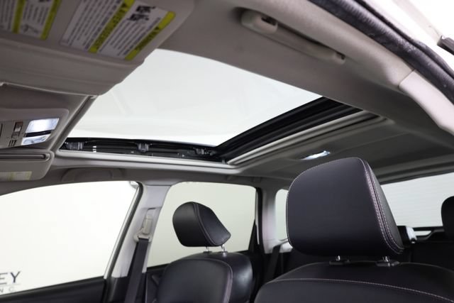 Used 2018 Crystal White Pea Subaru Premium Black Edition w/EyeSight image 5