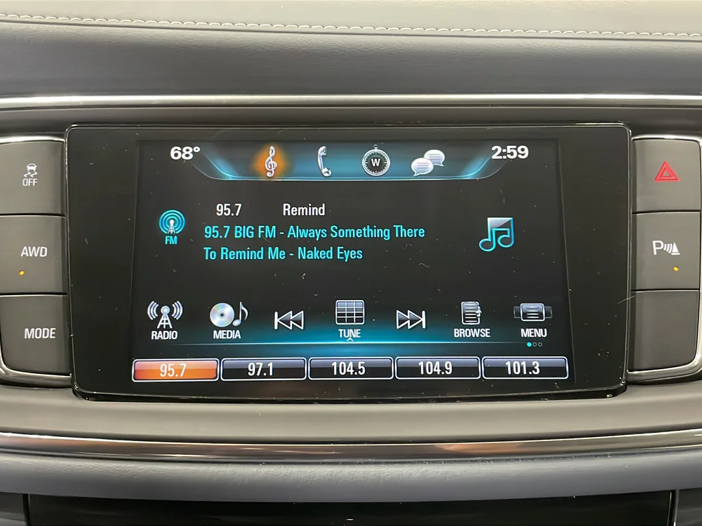 Used 2019 White Buick Essence image 14