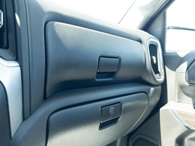 Used 2020 Silver Chevrolet LT image 40