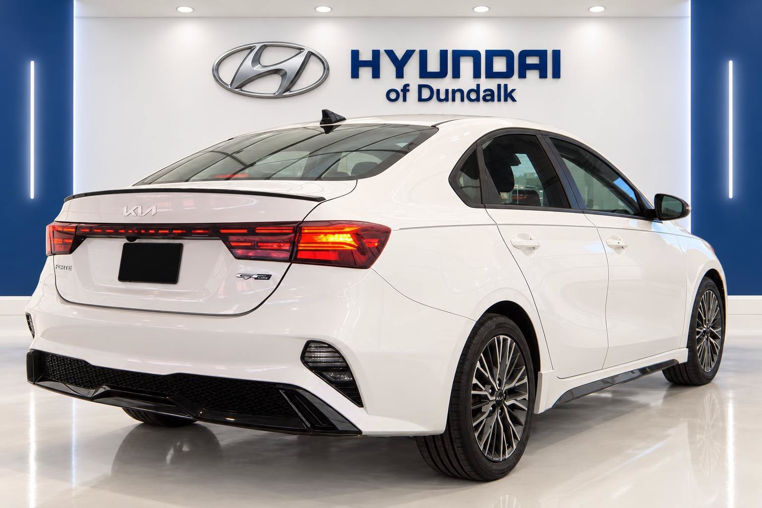 Used 2022 White Kia GT-Line image 4