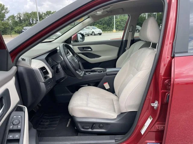 Used 2025 Red Nissan SV image 14