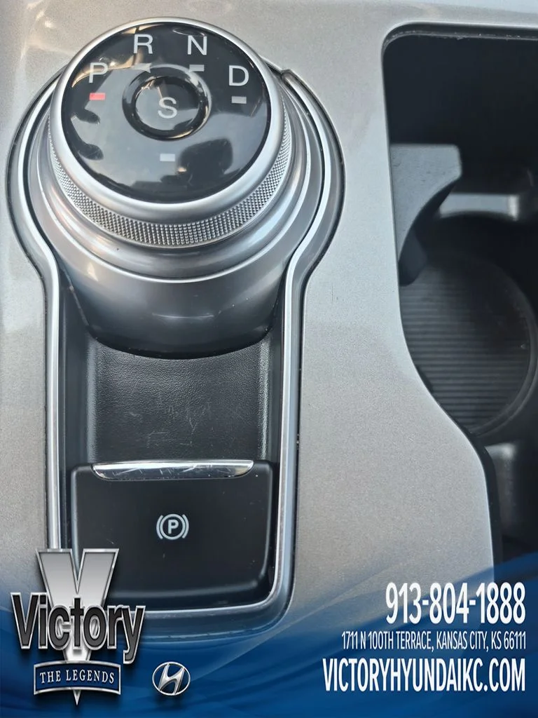 Used 2024 Gray Ford SEL image 24