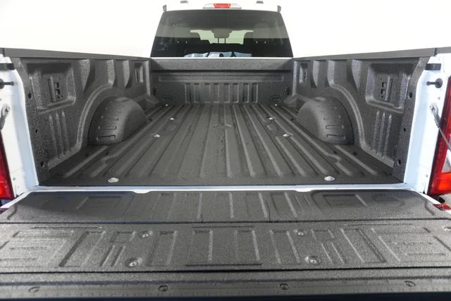 New 2026 Oxford White Ford F-250® XLT image 29