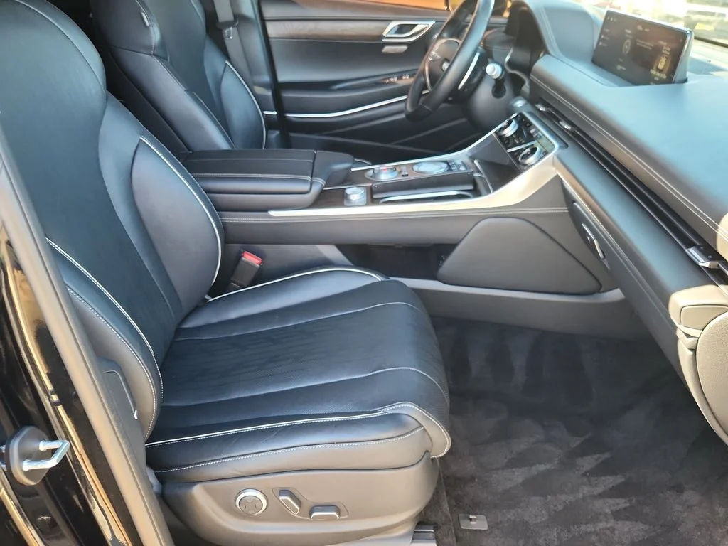Used 2021 Black Genesis 2.5T image 14