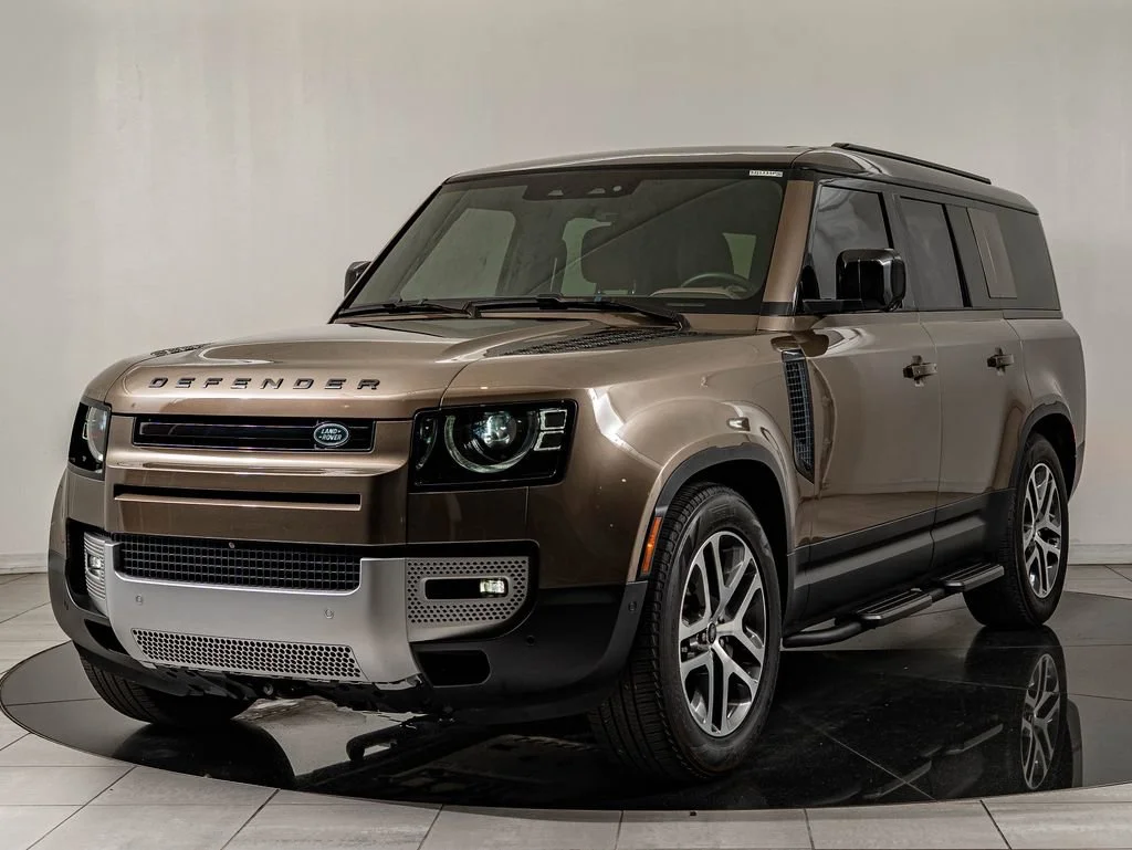 2025 Land Rover Defender 130 S P300's photo