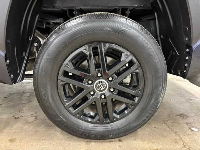 Used 2024  Toyota SR5 image 9