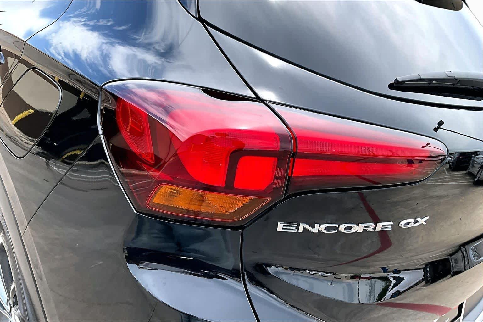 Used 2023 Ebony Twilight Metallic Buick Select image 28