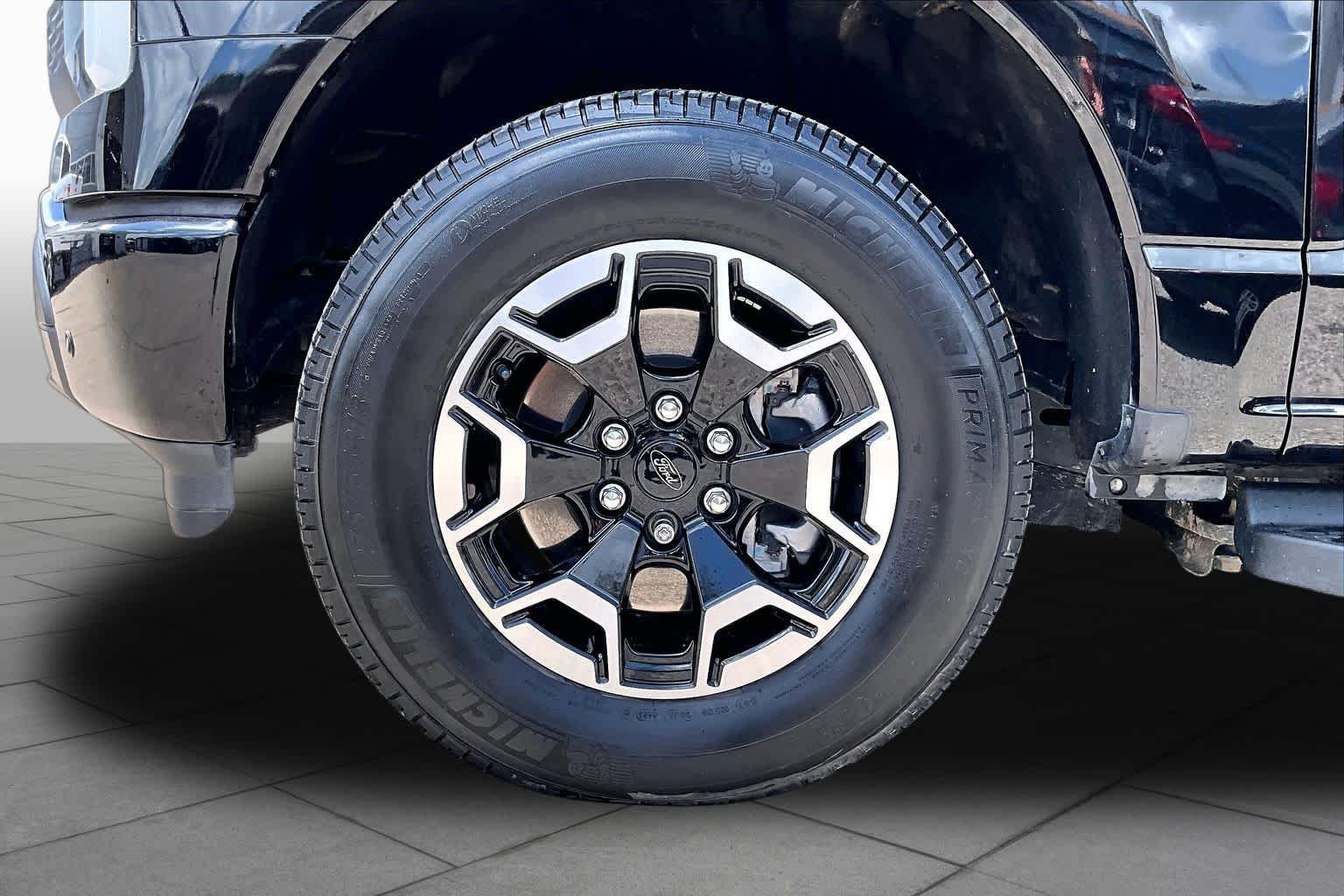 Used 2023 Agate Black Ford XLT image 10