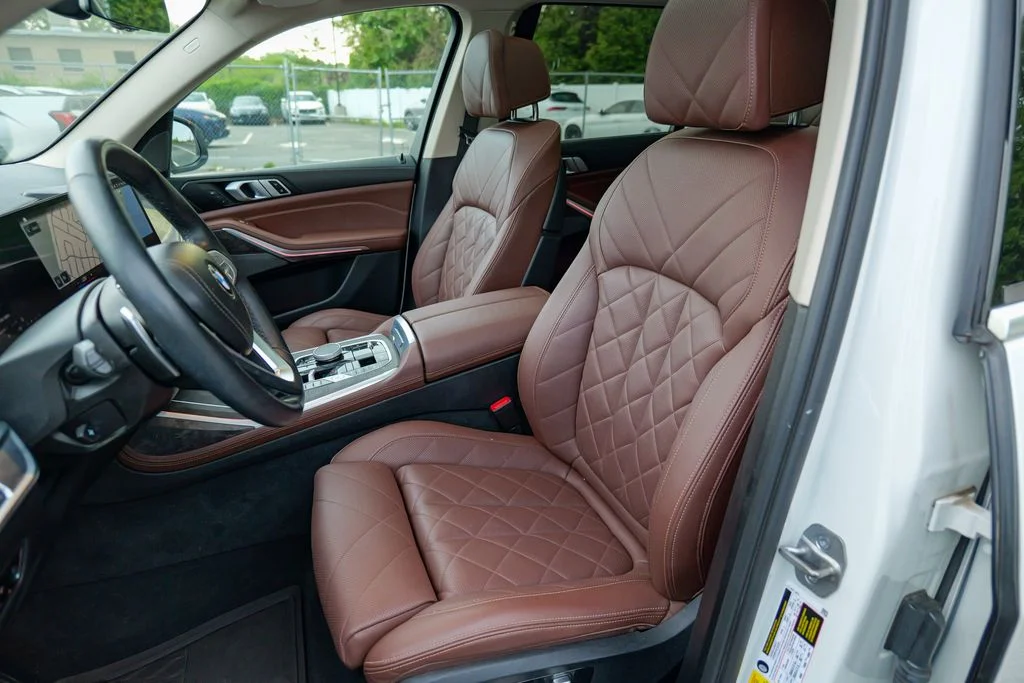 Used 2023 Mineral White Metallic BMW xDrive40i image 22