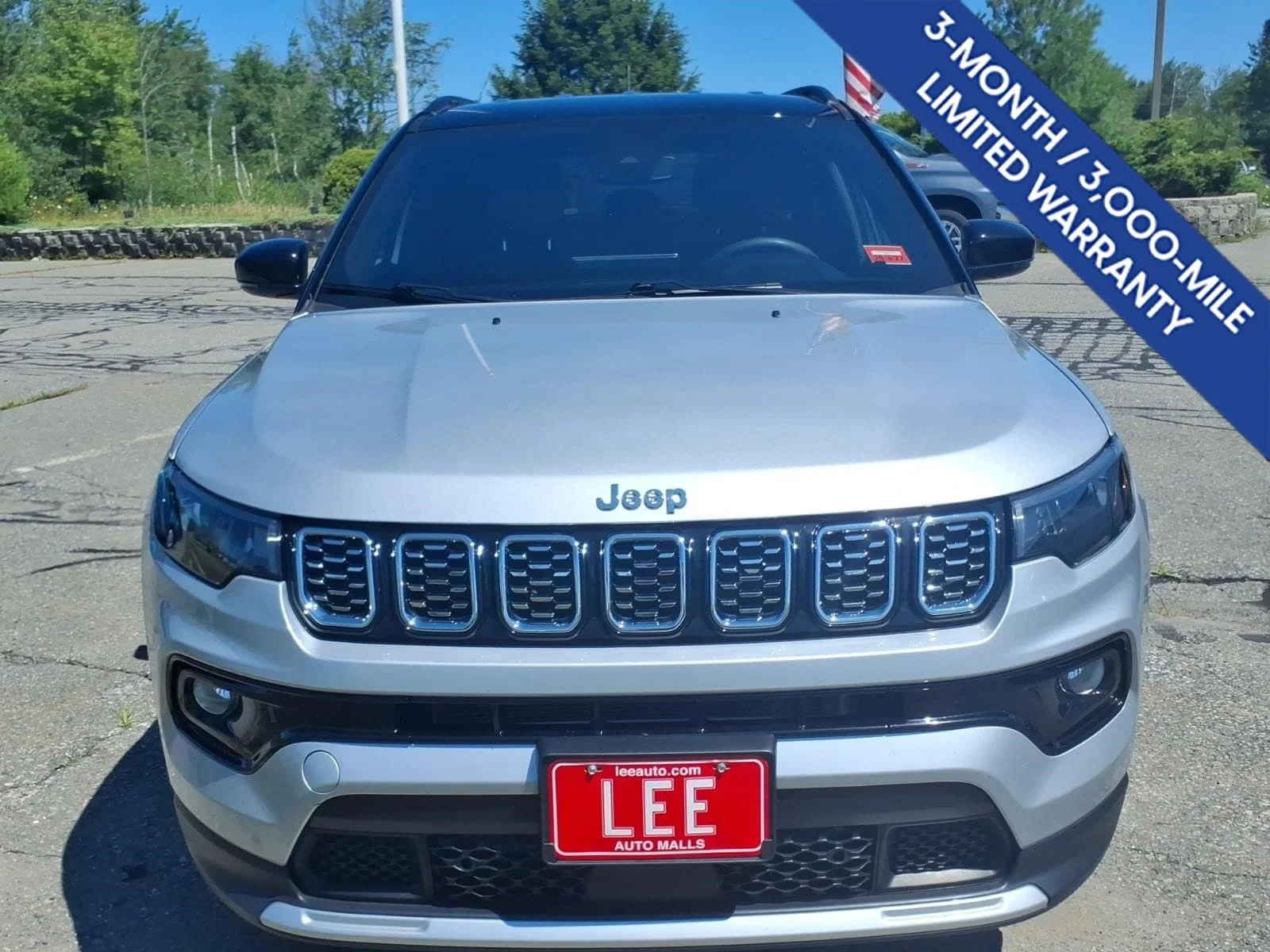 Used 2025 Silver Jeep Limited image 2