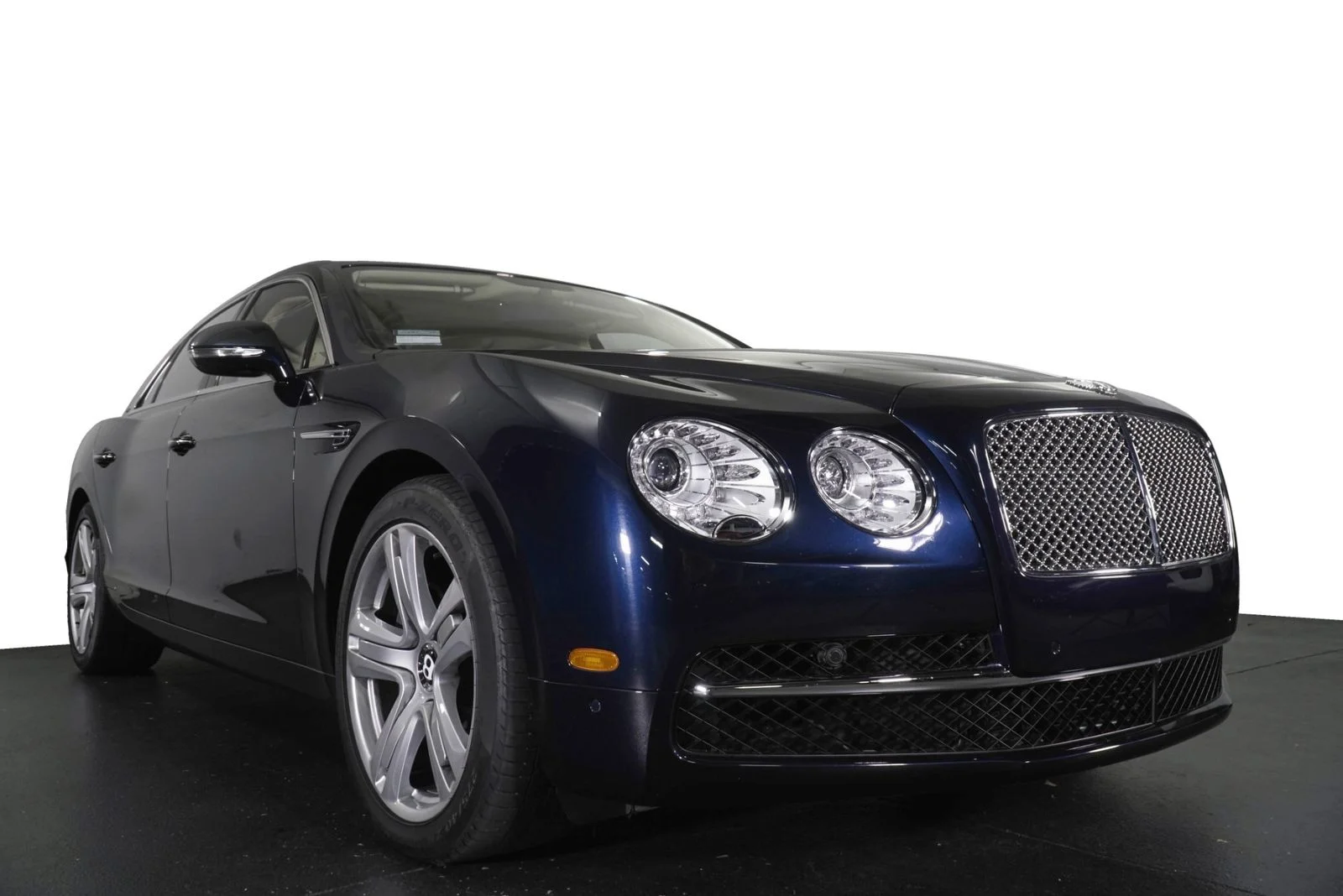Used 2014  Bentley  image 9