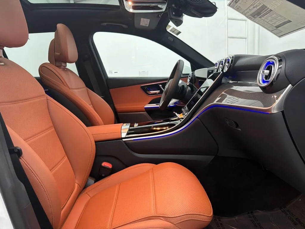 New 2027 White Mercedes-Benz GLC 300 image 28