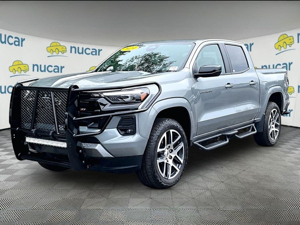 Used 2024 Gray Chevrolet Z71 image 3