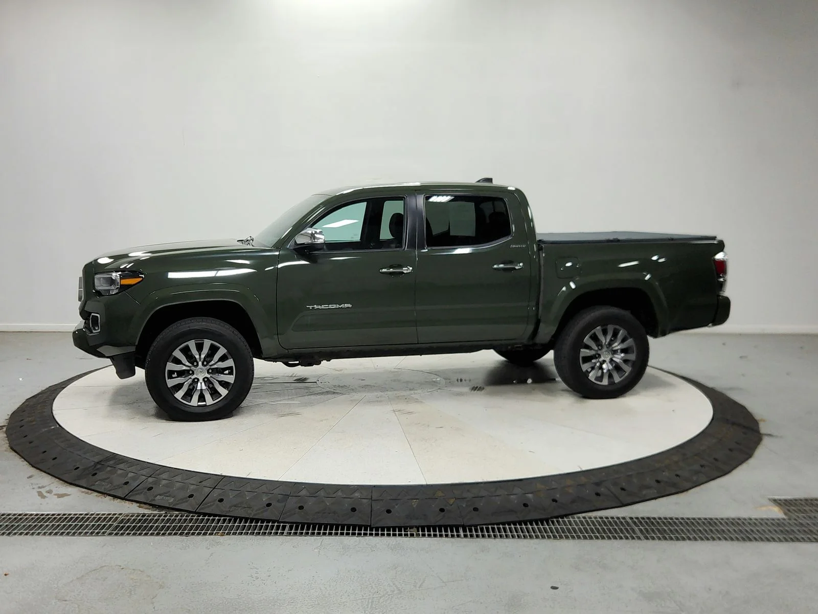 Used 2021 Green Toyota Limited image 5