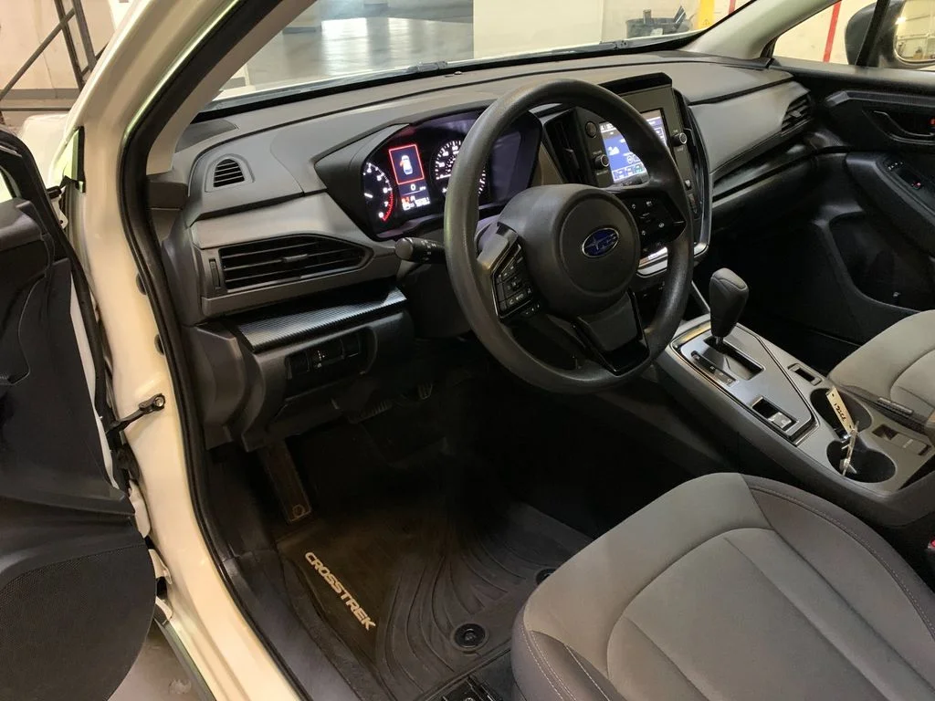 Used 2024 White Subaru Base image 9