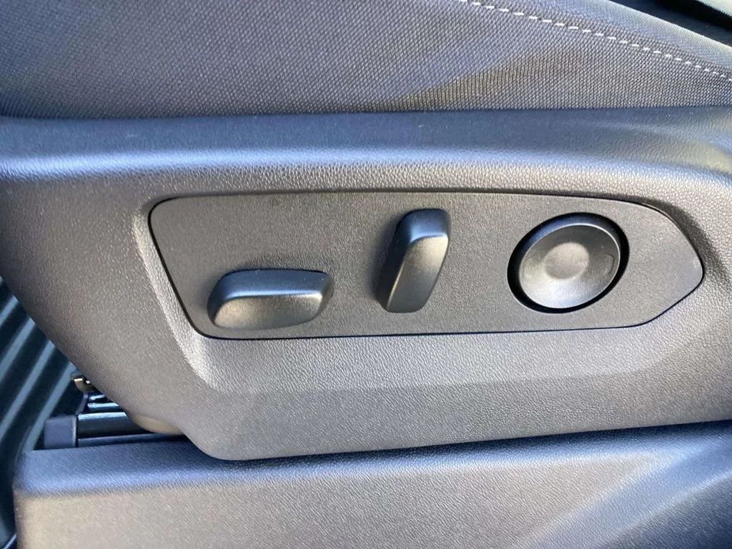 New 2026 Sterling Metallic GMC Elevation image 17