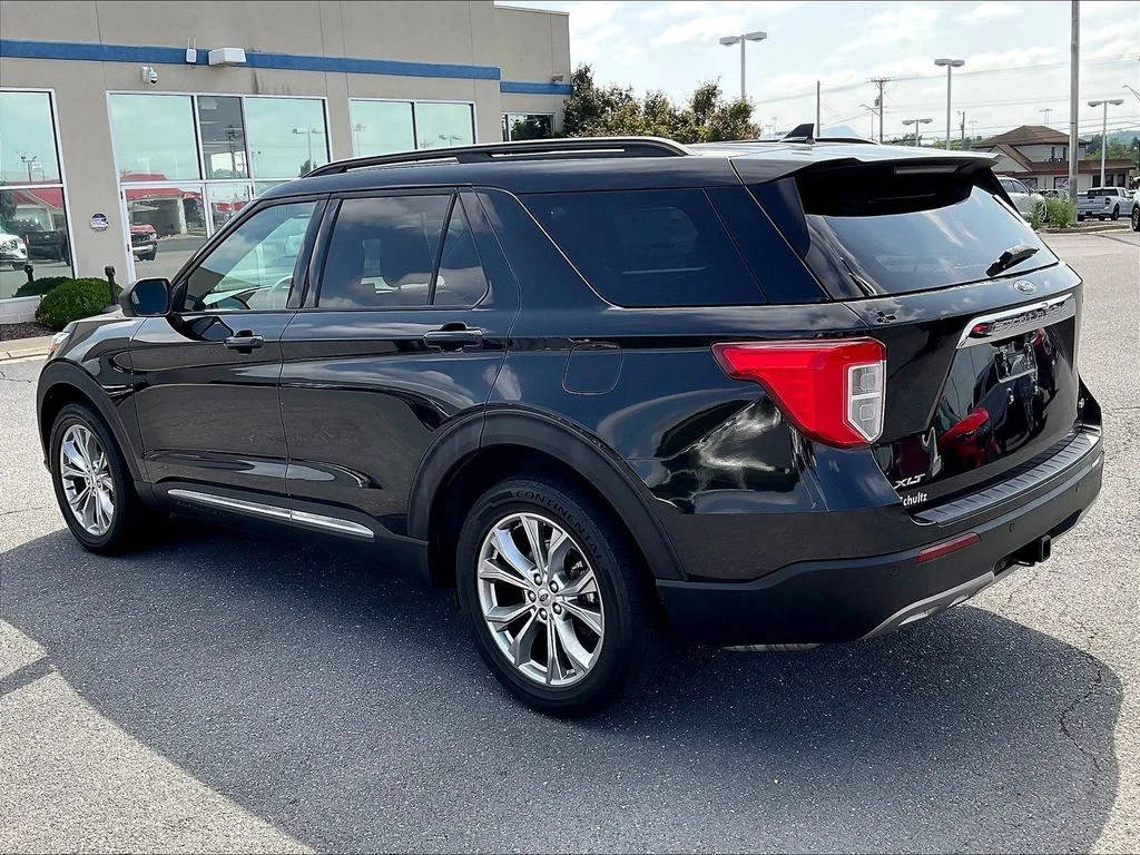 Certified Used 2020 Black Ford XLT image 3