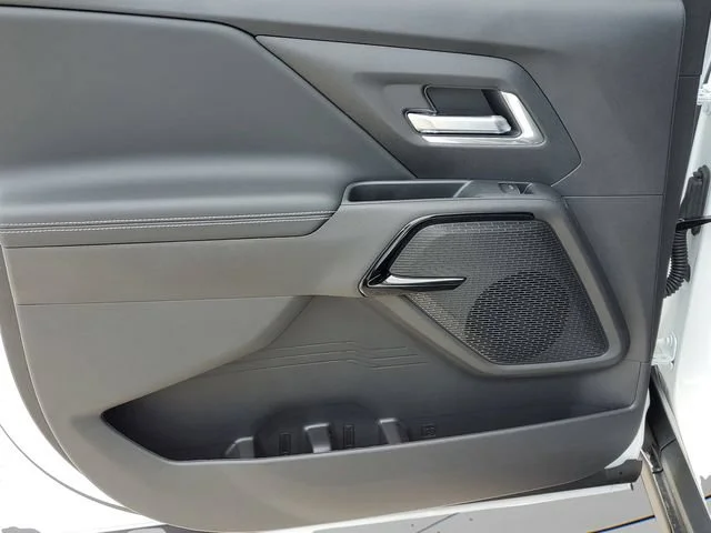 New 2026 Summit White Chevrolet LT - Extended Range image 26