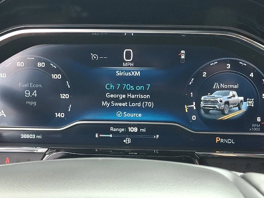 Used 2024 Summit White Chevrolet LT image 26