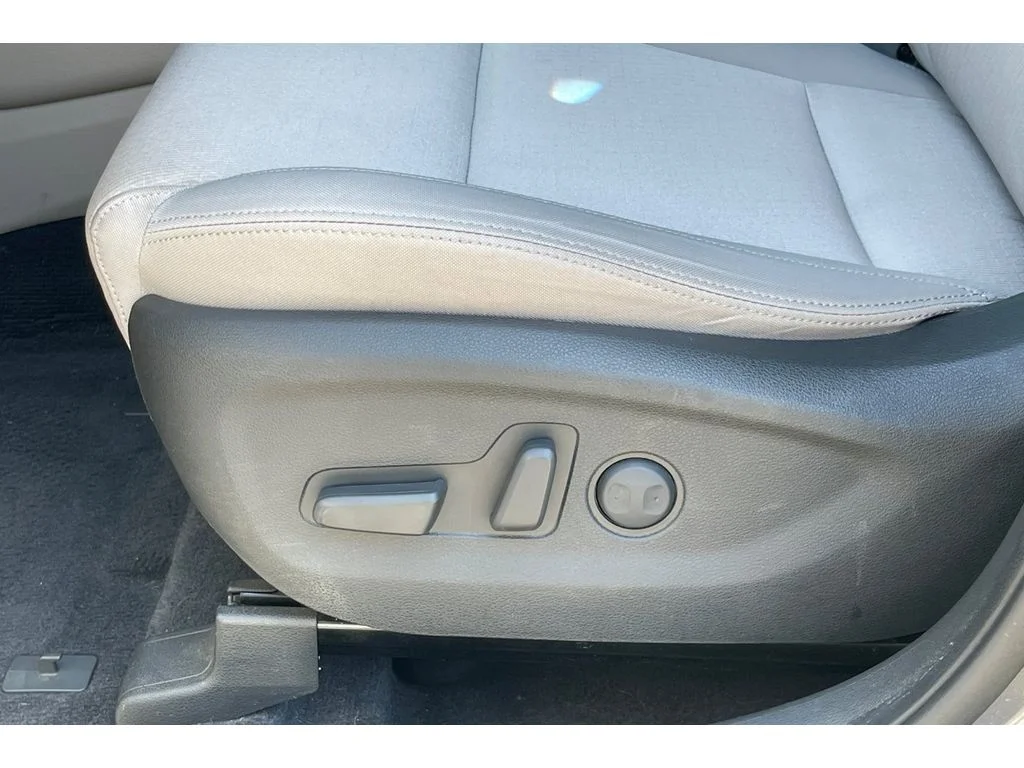 Used 2017 Coliseum Gray Hyundai Sport image 14