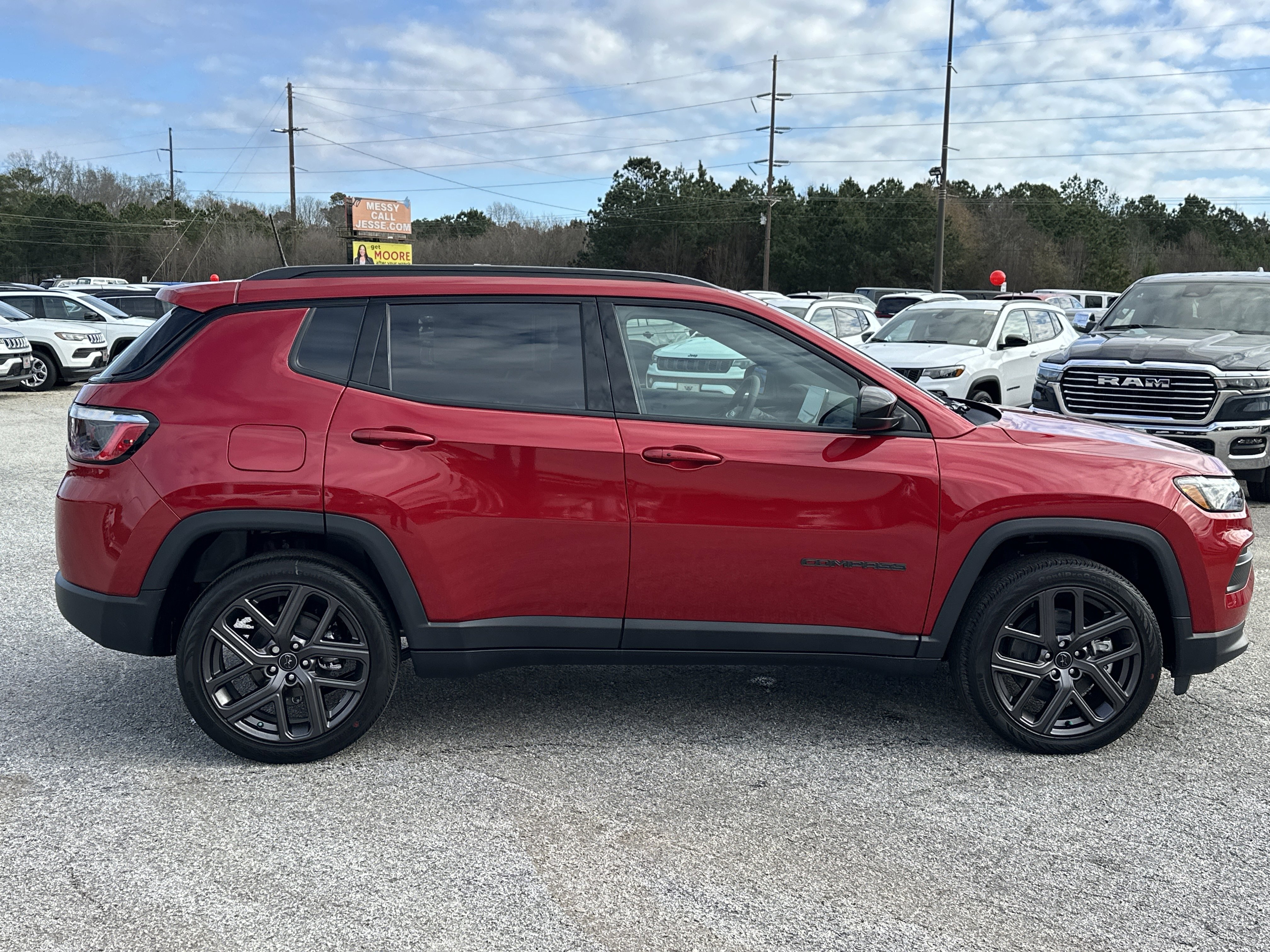 New 2026 Red Hot Pearl-Coat Exterior Paint Jeep Latitude Altitude image 9