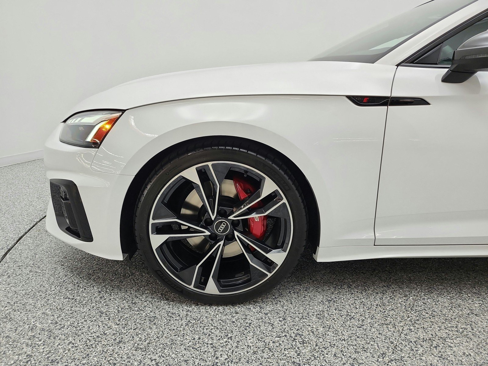 Used 2025  Audi Premium Plus image 21