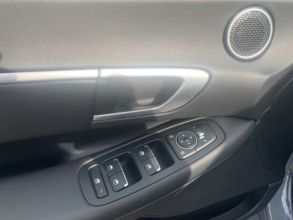 Certified Used 2025 Blue Hyundai SEL image 10