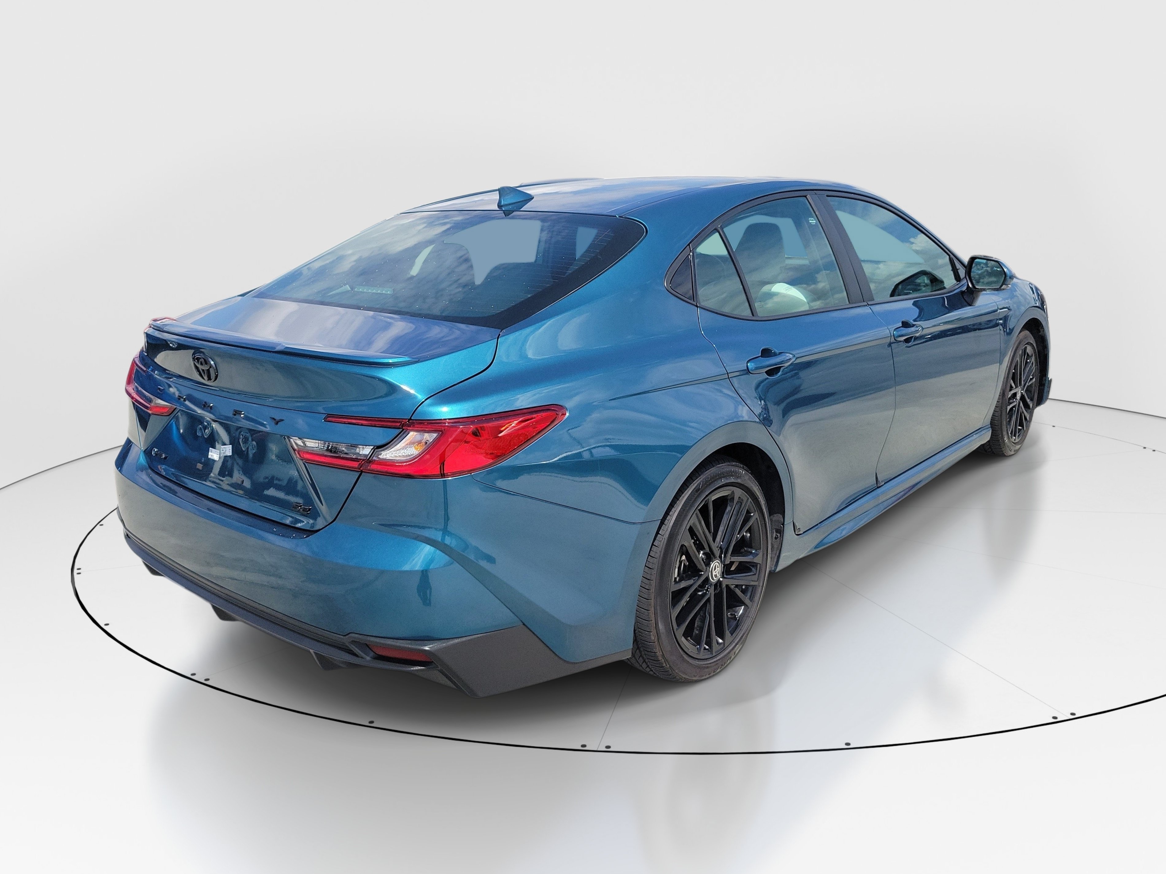 Used 2025 Ocean Toyota SE image 6