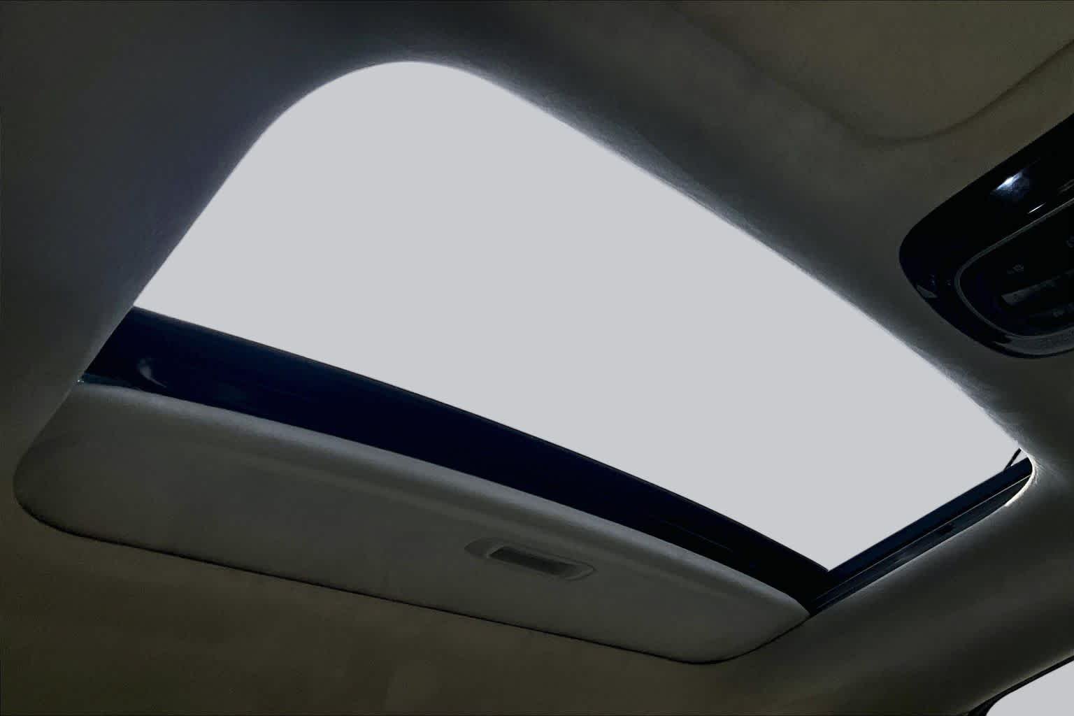 Used 2020 Moonlight Cloud Hyundai Limited image 14