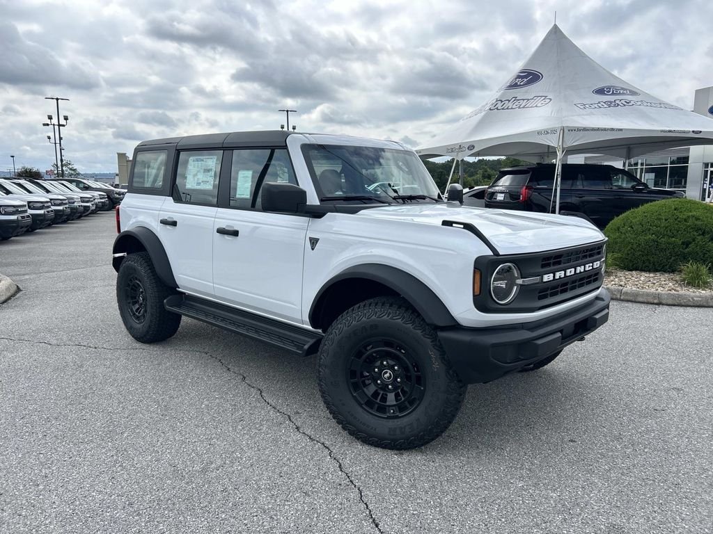 New 2026 Oxford White Ford Base image 2