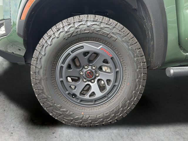 Used 2025 Green Nissan PRO-4X image 9