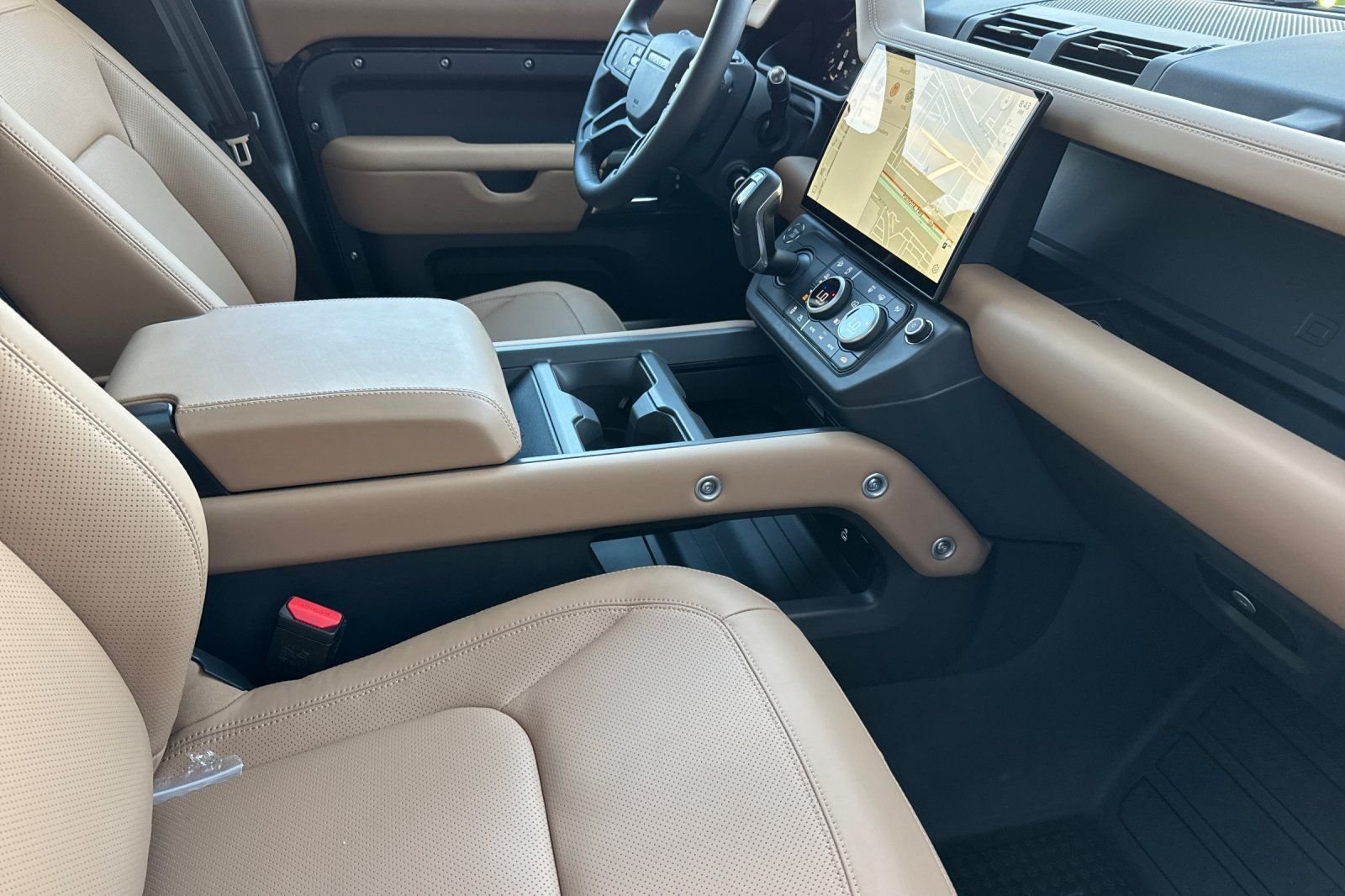 New 2026 Santorini Black Land Rover S image 17