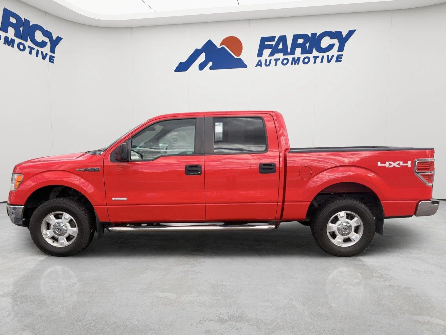 Used 2014 Race Red Ford XLT image 2